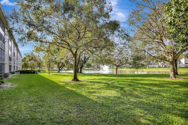 view of yard featuring a water view