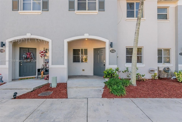 view of property entrance