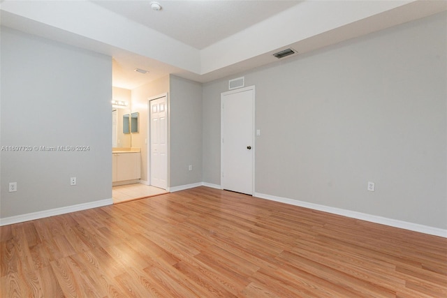 empty room featuring light hardwood / wood-style flooring