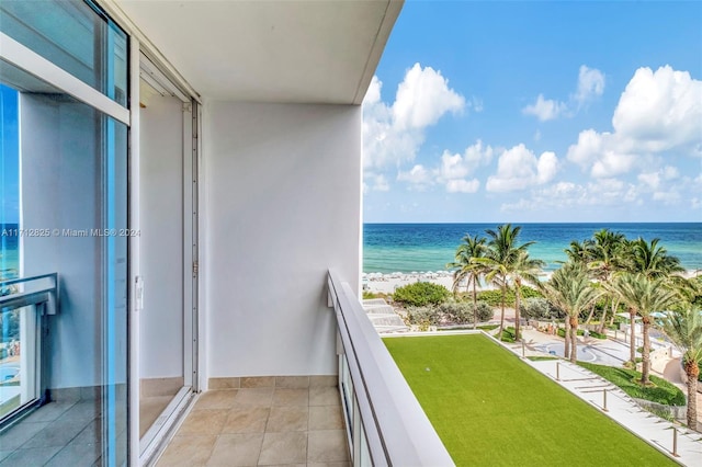 Listing photo 3 for 6801 Collins Ave Unit 510Aka 512, Miami Beach FL 33141