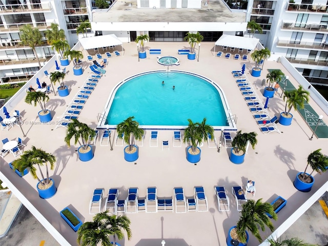 view of swimming pool