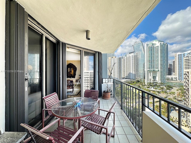 520 Brickell Key Dr Unit A1802, Miami, FL 33131 - balcony with a skyline view