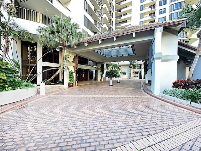 520 Brickell Key Dr Unit A1802, Miami, FL 33131 - view of home's community featuring decorative driveway