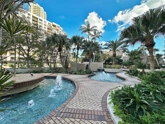 view of swimming pool