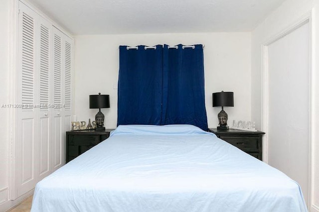 bedroom featuring a closet