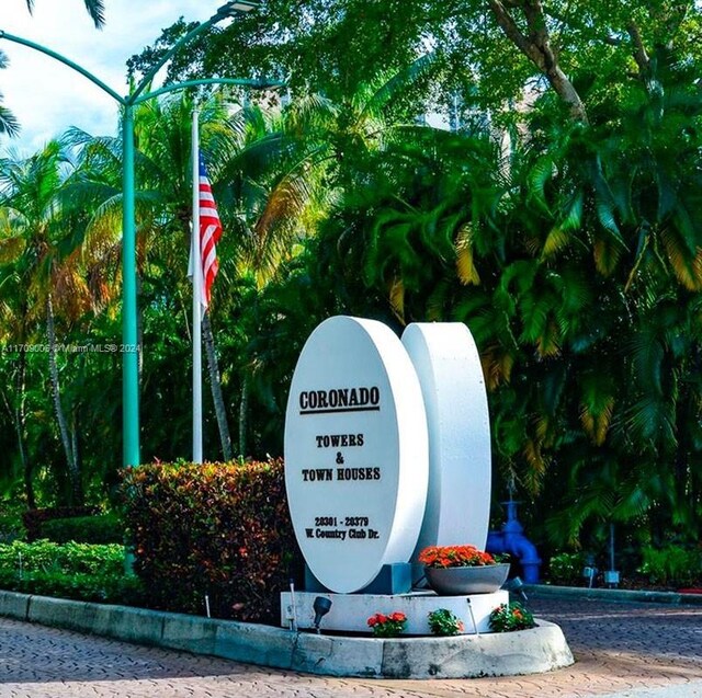 view of community / neighborhood sign