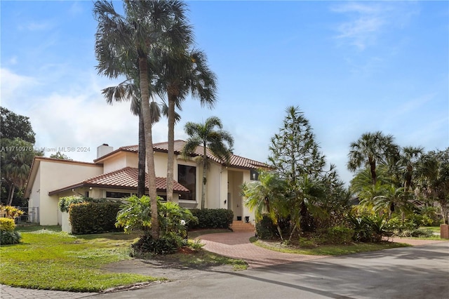 view of mediterranean / spanish-style home