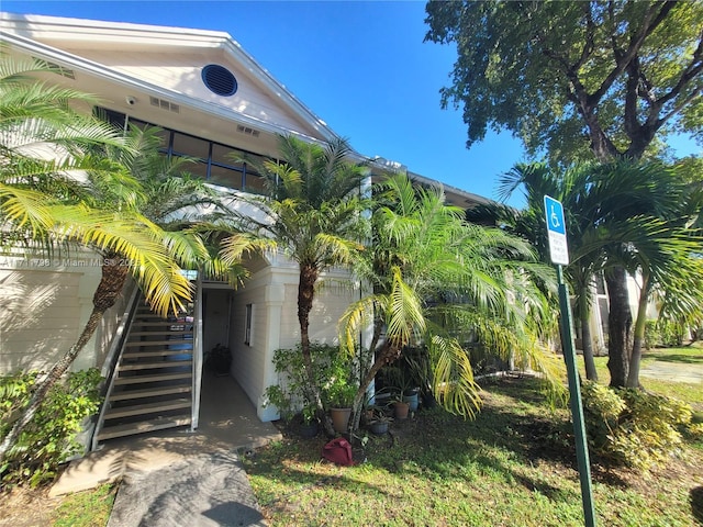 view of home's exterior