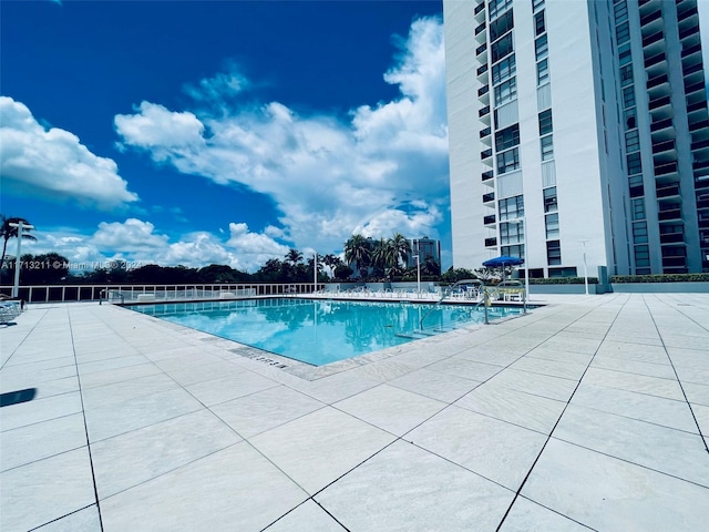 view of swimming pool