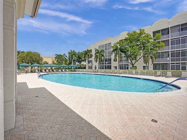 view of swimming pool