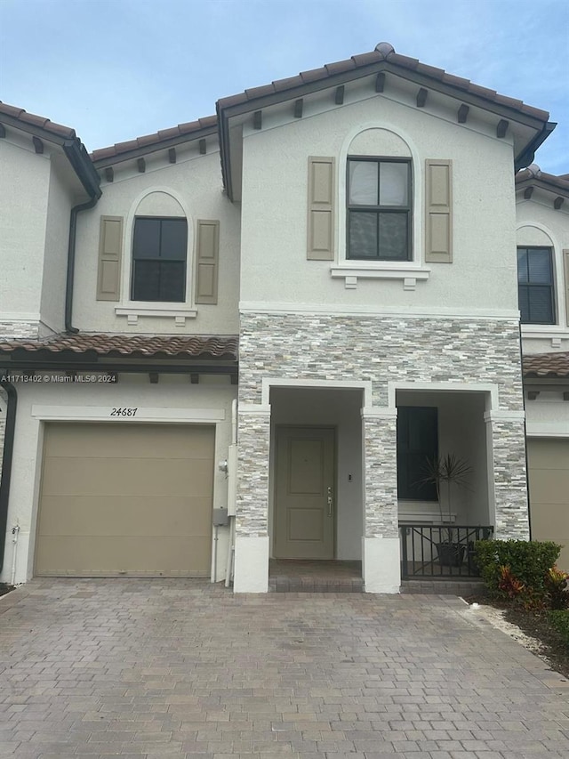 view of front of home featuring a garage