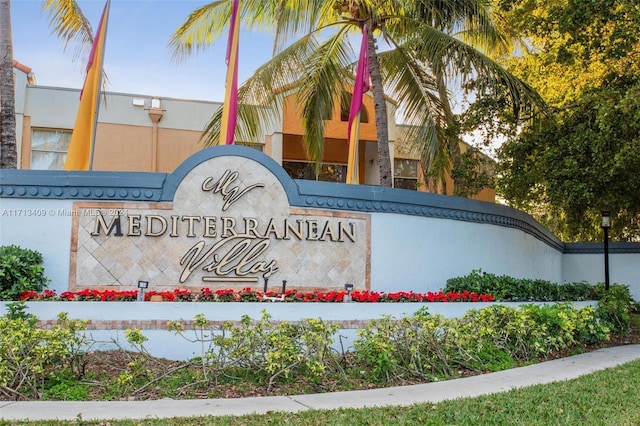 view of community / neighborhood sign