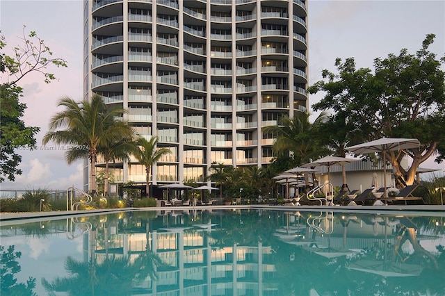 view of swimming pool