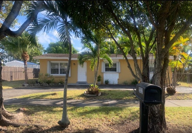 view of front of property