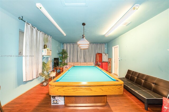 playroom with hardwood / wood-style floors and billiards