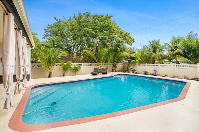 view of swimming pool