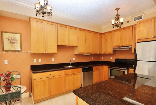 kitchen with stainless steel appliances, ornamental molding, a notable chandelier, and decorative light fixtures