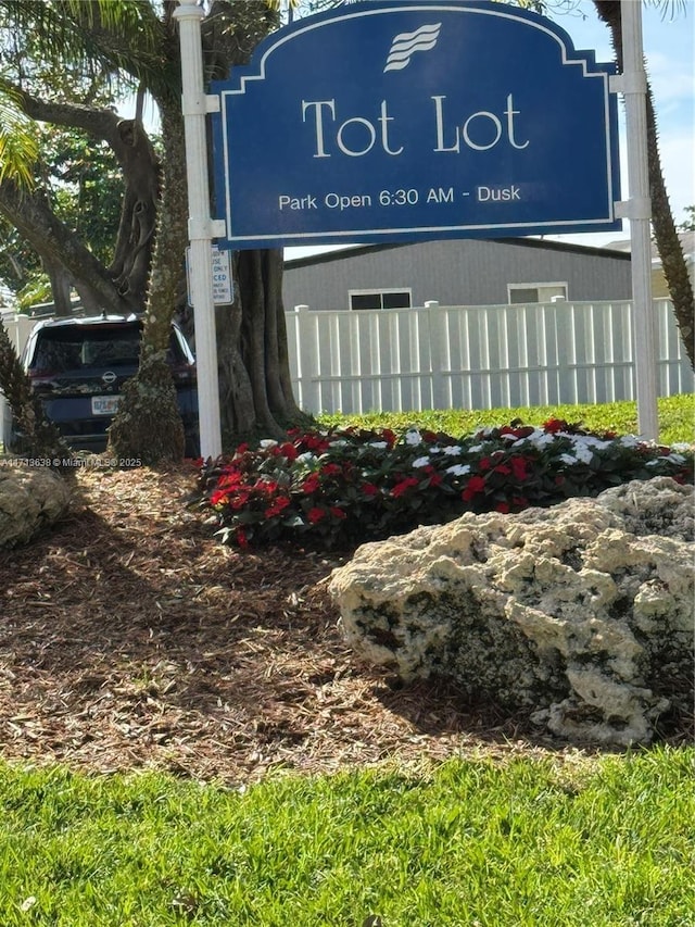 view of community / neighborhood sign