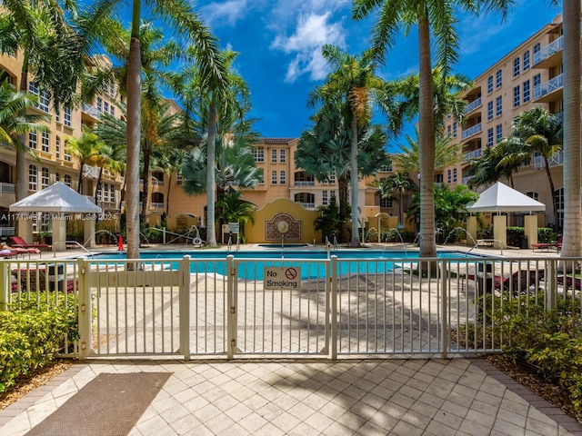 view of swimming pool