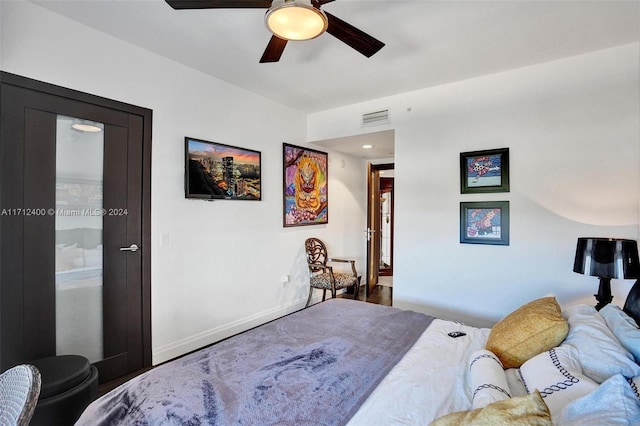 bedroom featuring ceiling fan