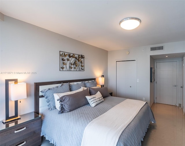 bedroom featuring a closet