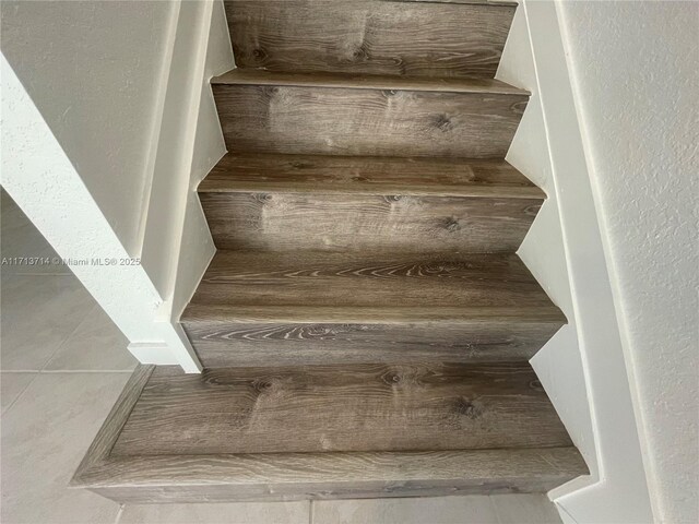 495 NE 5th Ln, Florida City, FL 33034 - view of staircase