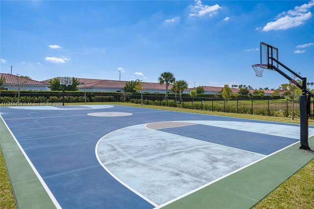 495 NE 5th Ln, Florida City, FL 33034 - view of sport court featuring community basketball court