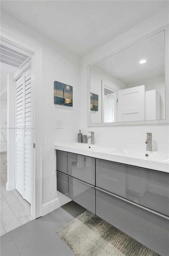 bathroom with vanity