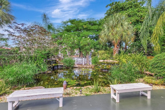 view of property's community featuring a water view