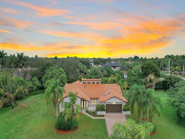 view of aerial view at dusk