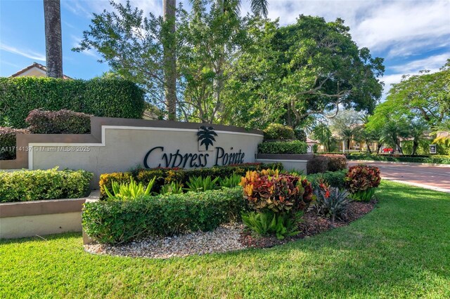 821 E Cypress Pointe Dr E, Pembroke Pines, FL 33027 - community sign featuring a lawn