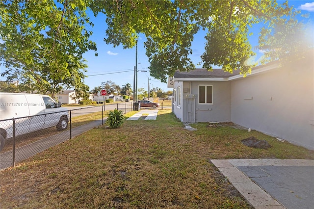 view of yard featuring fence