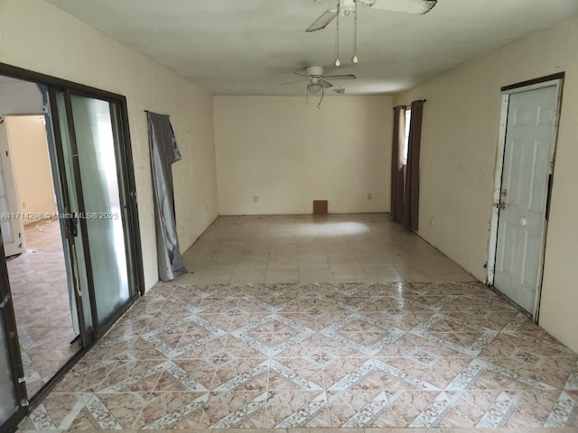 empty room with ceiling fan