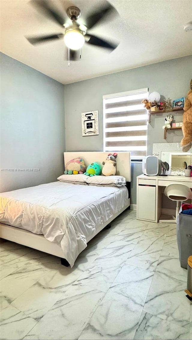 bedroom with ceiling fan