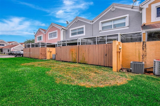 view of yard featuring cooling unit