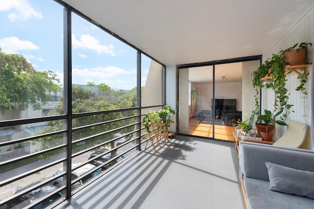 view of sunroom / solarium