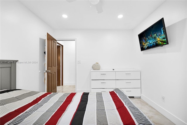 bedroom featuring ceiling fan