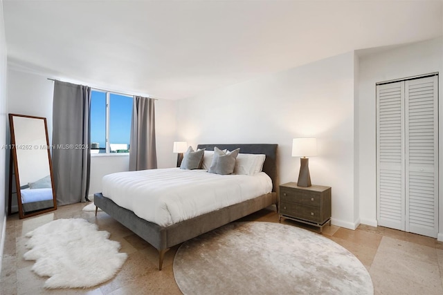 bedroom featuring a closet