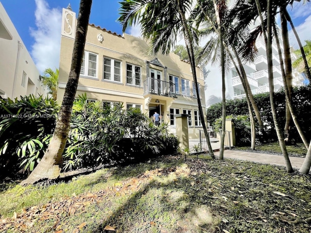 1018 Meridian Ave Unit 4, Miami Beach, FL 33139 - view of front of property featuring stucco siding