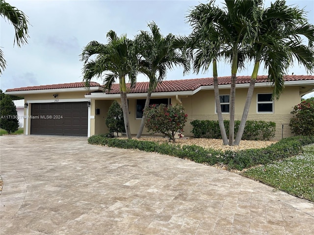 view of front facade featuring a garage