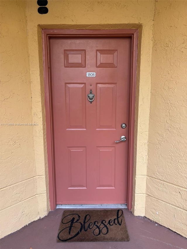 view of entrance to property