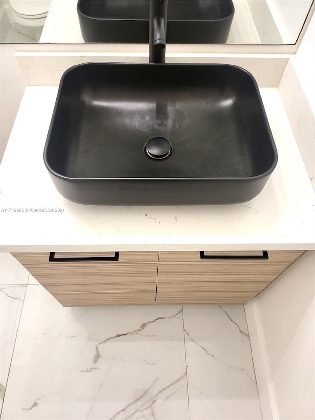 room details featuring sink