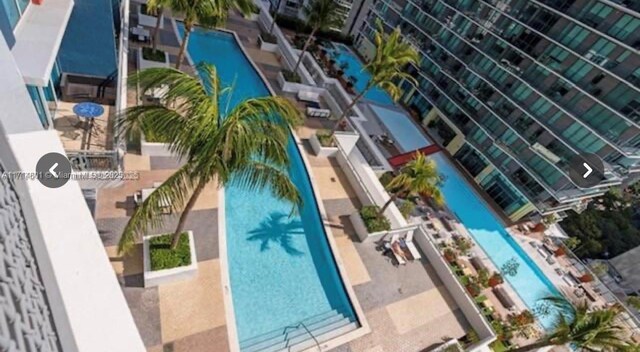60 SW 13th St Unit 1700, Miami, FL 33130 - bird's eye view of a pool area