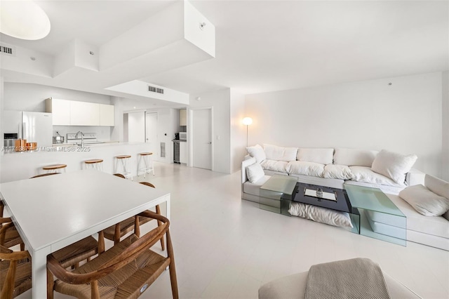 4779 Collins Ave Unit 3108, Miami Beach, FL 33140 - view of living room