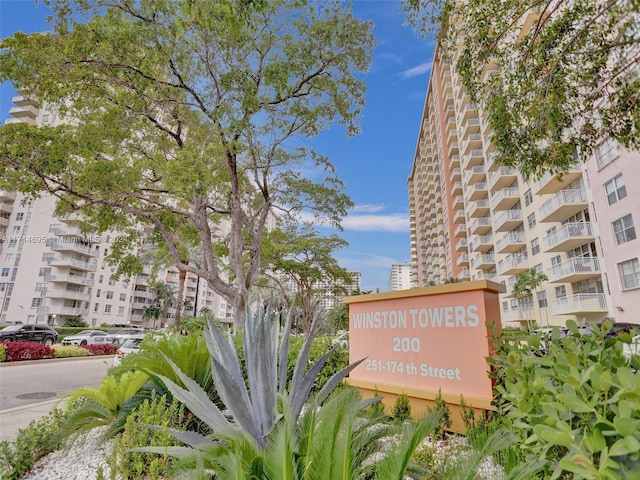 view of community / neighborhood sign