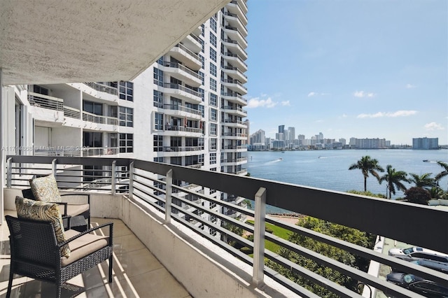19101 NE 36th Ct Unit 805, Aventura, FL 33180 - balcony featuring a water view