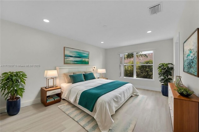 empty room featuring light hardwood / wood-style flooring