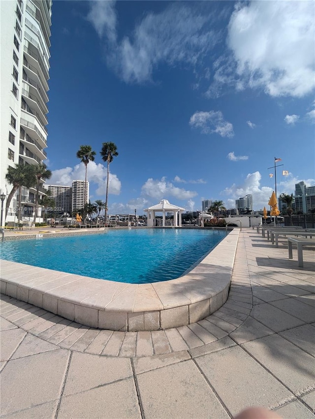 view of swimming pool