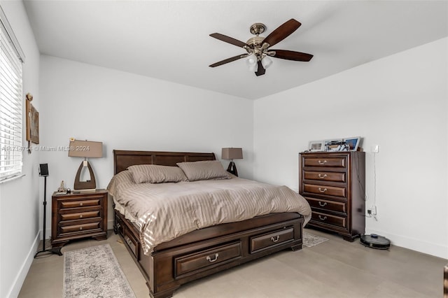 bedroom featuring ceiling fan