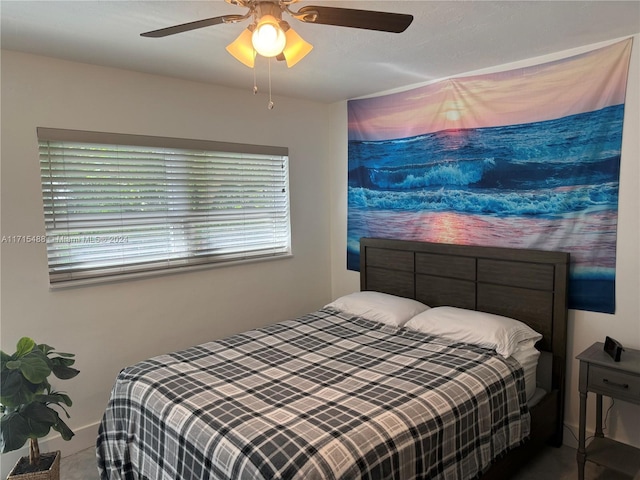 bedroom featuring ceiling fan